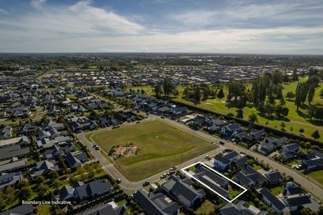 Photo of property in 26 Waitikiri Square, Parklands, Christchurch, 8083