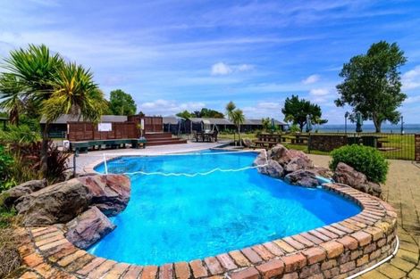 Photo of property in 17 Holden Avenue, Holdens Bay, Rotorua, 3010