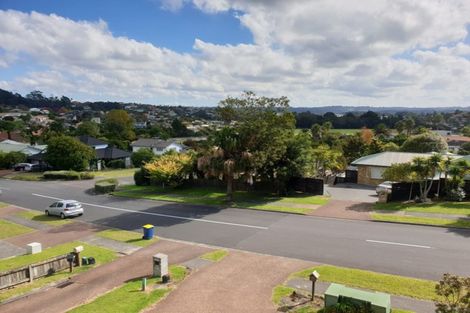 Photo of property in 16 Goldfinch Rise, Unsworth Heights, Auckland, 0632