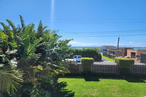 Photo of property in 36 Jans Terrace, Oakura, 4314