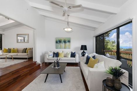 Photo of property in 1/9 Reynolds Place, Torbay, Auckland, 0630