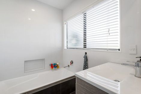 Photo of property in 9 Glendawn Place, Bayview, Auckland, 0629