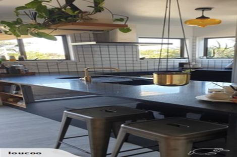 Photo of property in 17 West Glade Crescent, Birkenhead, Auckland, 0626