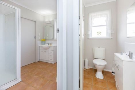 Photo of property in 33 Pine Avenue, Upper Hutt Central, Upper Hutt, 5018