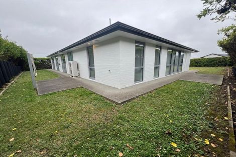 Photo of property in 12 Boocock Crescent, Orewa, 0931