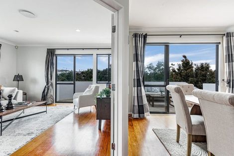 Photo of property in 5 Hobie Court, West Harbour, Auckland, 0618