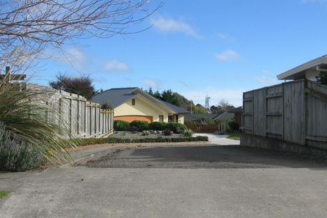 Photo of property in 23 Abby Road, Fitzherbert, Palmerston North, 4410