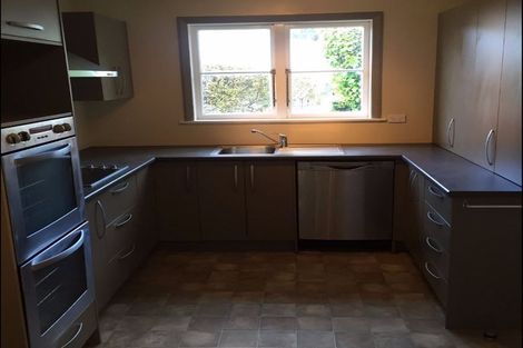 Photo of property in 136 Wyndham Road, Pinehaven, Upper Hutt, 5019