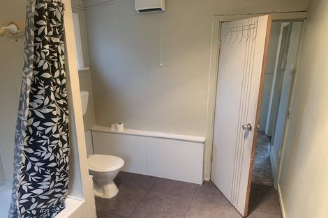 Photo of property in 20 Athol Place, Ravensbourne, Dunedin, 9022