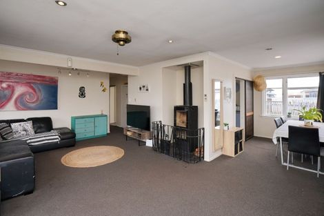 Photo of property in 11 Esk Place, Aranui, Christchurch, 8061