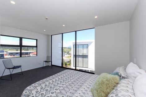 Photo of property in 1/86 Hurlstone Drive, Waiwhakaiho, New Plymouth, 4312