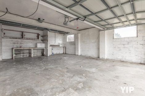 Photo of property in 10 Edgecombe Street, Newlands, Wellington, 6037