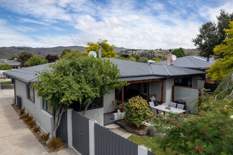 Photo of property in 27 Clutha Street, Alexandra, 9320