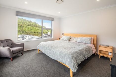 Photo of property in 3 Riroriro Close, Crofton Downs, Wellington, 6035