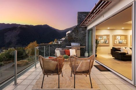 Photo of property in 4/25 Belfast Terrace, Queenstown, 9300