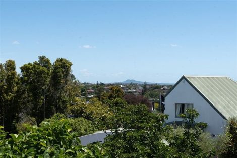 Photo of property in 2/130 Sandspit Road, Shelly Park, Auckland, 2014