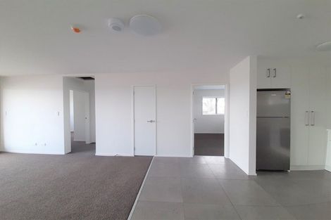 Photo of property in 1/4045f Great North Road, Glen Eden, Auckland, 0602