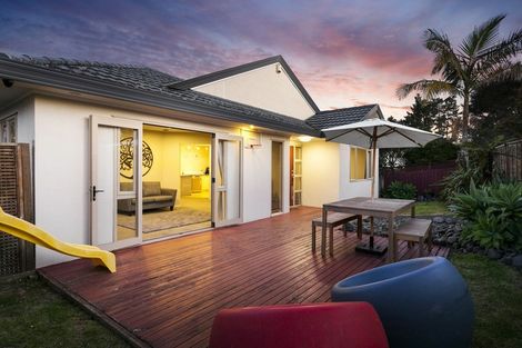 Photo of property in 14 Berkshire Terrace, Massey, Auckland, 0614