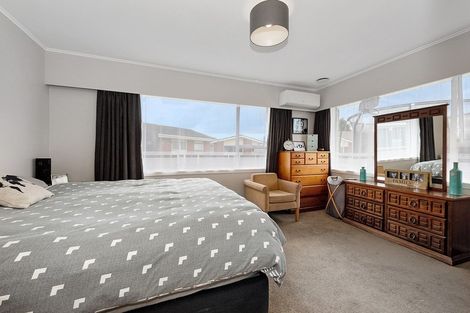 Photo of property in 2 Morrow Avenue, St Andrews, Hamilton, 3200