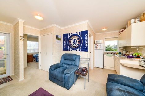 Photo of property in 7 Exeter Crescent, Takaro, Palmerston North, 4412