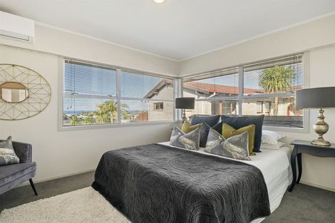 Photo of property in 10 Robin Lane, Browns Bay, Auckland, 0630