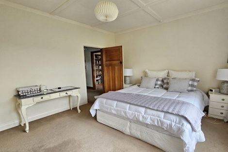 Photo of property in 8 Newcombe Crescent, Karori, Wellington, 6012