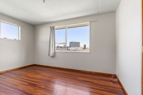 Photo of property in 52a Portman Road, Mount Wellington, Auckland, 1060