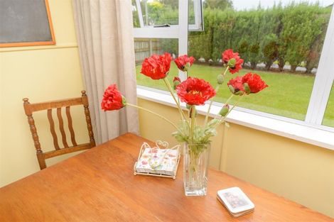 Photo of property in 27 Holland Crescent, Bulls, 4818