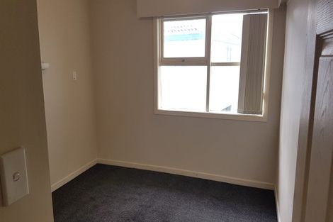 Photo of property in 204 East Coast Road, Forrest Hill, Auckland, 0620