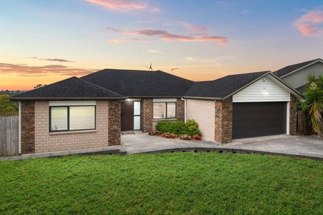 Photo of property in 83 Lake Panorama Drive, Henderson Valley, Auckland, 0612