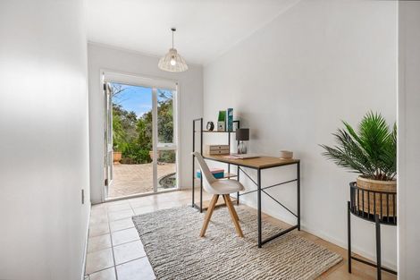 Photo of property in 27 Hebron Road, Waiake, Auckland, 0630