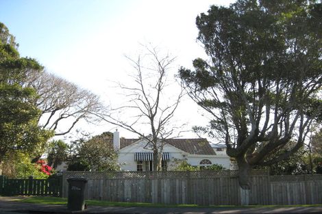 Photo of property in 94 Belt Road, New Plymouth, 4310