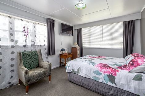 Photo of property in 6 Victoria Street, Carterton, 5713