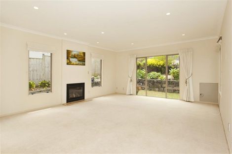 Photo of property in 8 Scarboro Terrace, Murrays Bay, Auckland, 0630