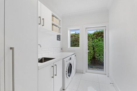 Photo of property in 140 Weston Road, St Albans, Christchurch, 8052