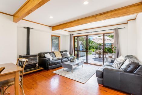 Photo of property in 33 St Annes Crescent, Wattle Downs, Auckland, 2103