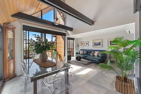 Photo of property in 2/80 Mccormacks Bay Road, Mount Pleasant, Christchurch, 8081