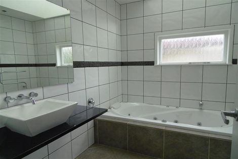 Photo of property in 116 Arran Road, Browns Bay, Auckland, 0630