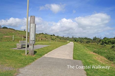 Photo of property in 52 Links Drive, Waiwhakaiho, New Plymouth, 4312