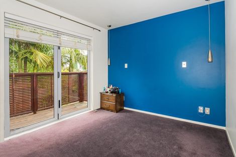 Photo of property in 34 Kiteroa Terrace, Rothesay Bay, Auckland, 0630