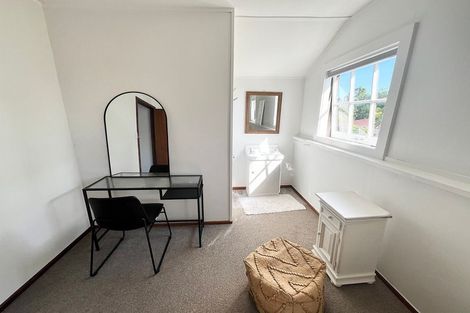 Photo of property in 36 Rangatira Road, Birkenhead, Auckland, 0626