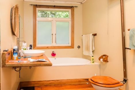 Photo of property in 46 Featherston Street, Takaro, Palmerston North, 4412