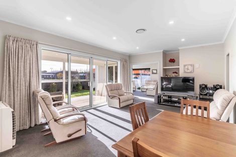 Photo of property in 78 Great North Road, Winton, 9720