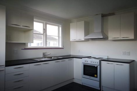 Photo of property in 35-37 Goldsmith Crescent, Levin, 5510