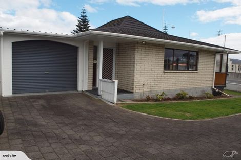 Photo of property in 1/481 Saint Aubyn Street, Moturoa, New Plymouth, 4310