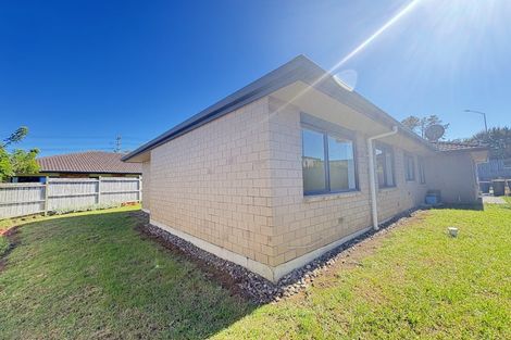 Photo of property in 53 Makora Road, Massey, Auckland, 0614