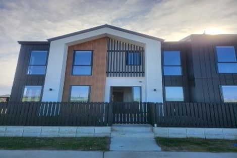 Photo of property in 2 Atutahi Lane, Papamoa Beach, 3118