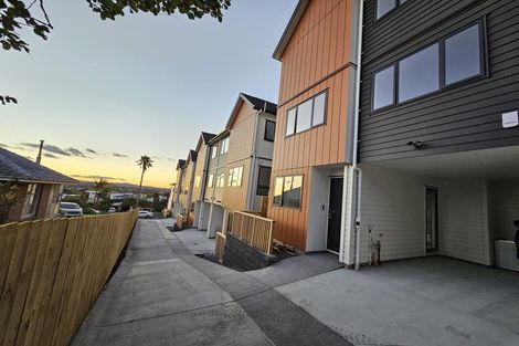 Photo of property in 8 Lewis Road, Pakuranga, Auckland, 2010