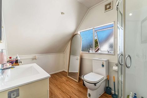 Photo of property in 19 Hollydale Grove, Churton Park, Wellington, 6037