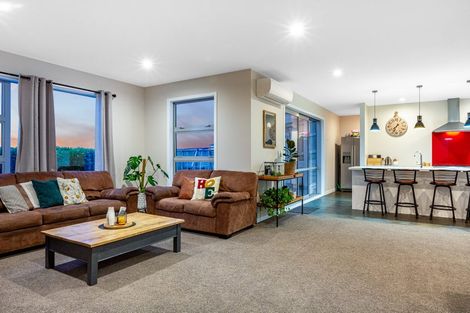 Photo of property in 87 Endeavour Drive, Whitby, Porirua, 5024